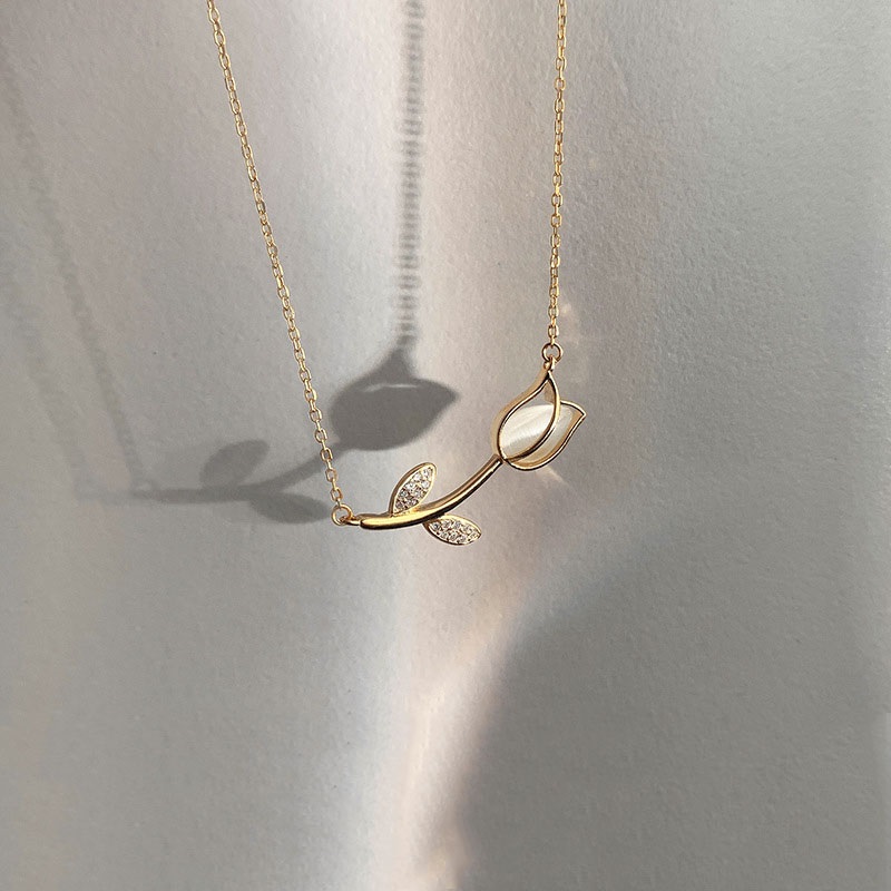 قلادة كريستال من الفولاذ المقا - مراجعة Birth Flower Necklace وسعره